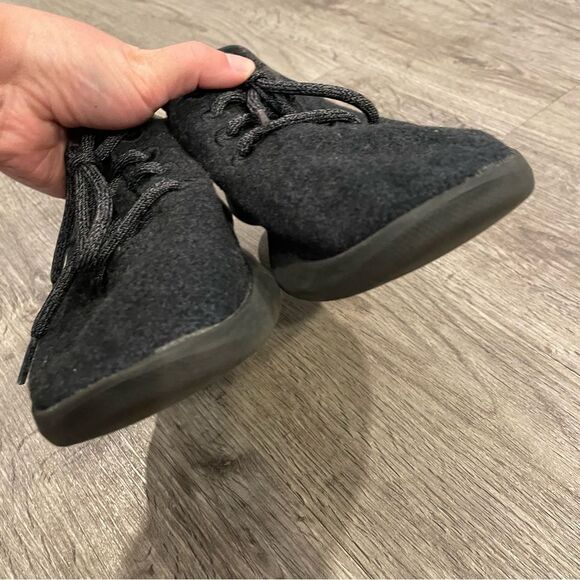 ALLBIRDS The Wool Runners Dark Charcoal Gray Wool Sneakers - Picture 4 of 9
